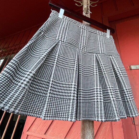 art class Other - Girl's Large (10/12) Art Class B&W Houndstooth Pleated Mini Skirt